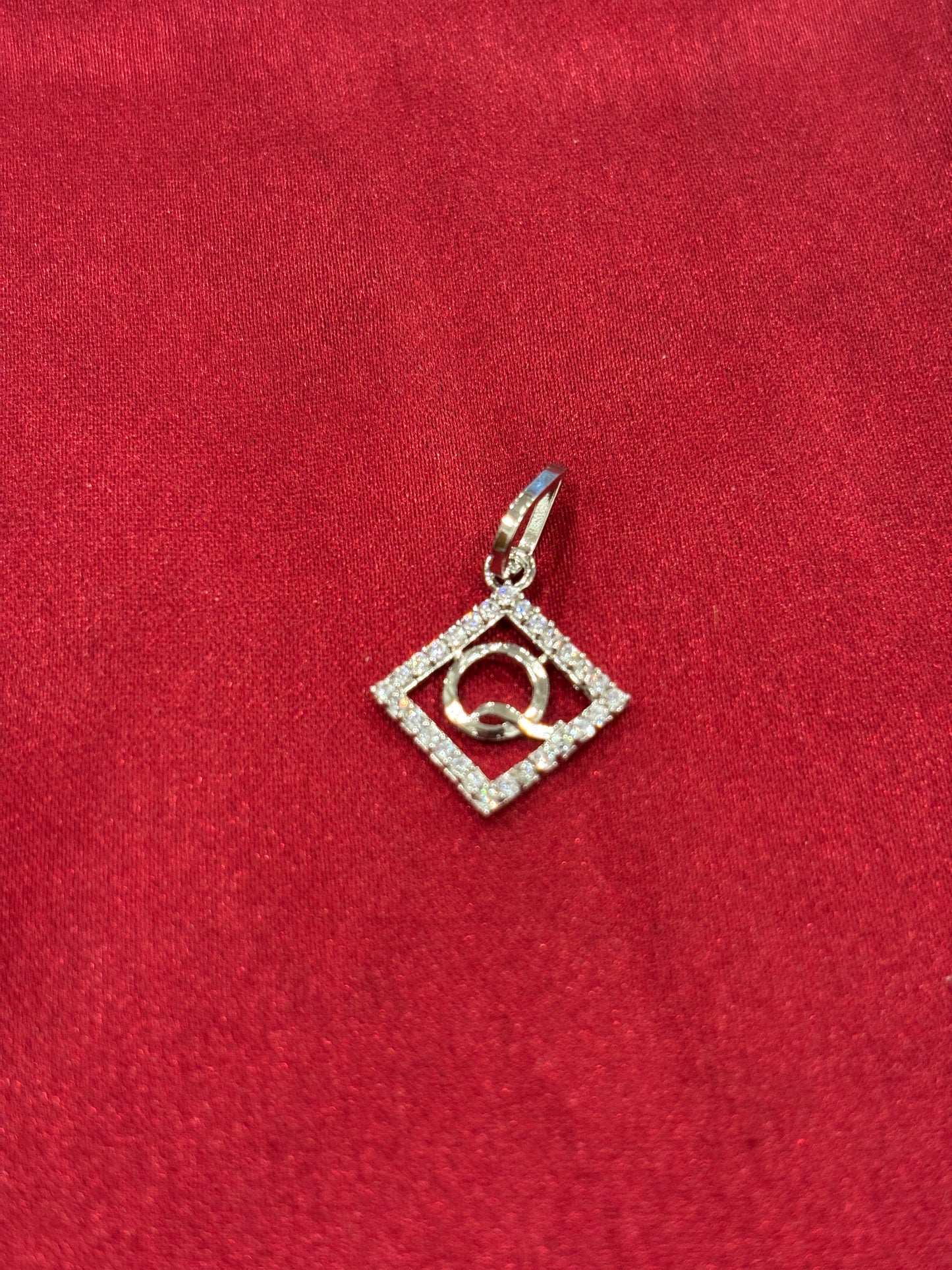 92.5 Silver Alphabet 'Q' rectangle Pendant