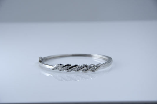 92.5 Silver Infinite Twirl Women Kada Bracelet