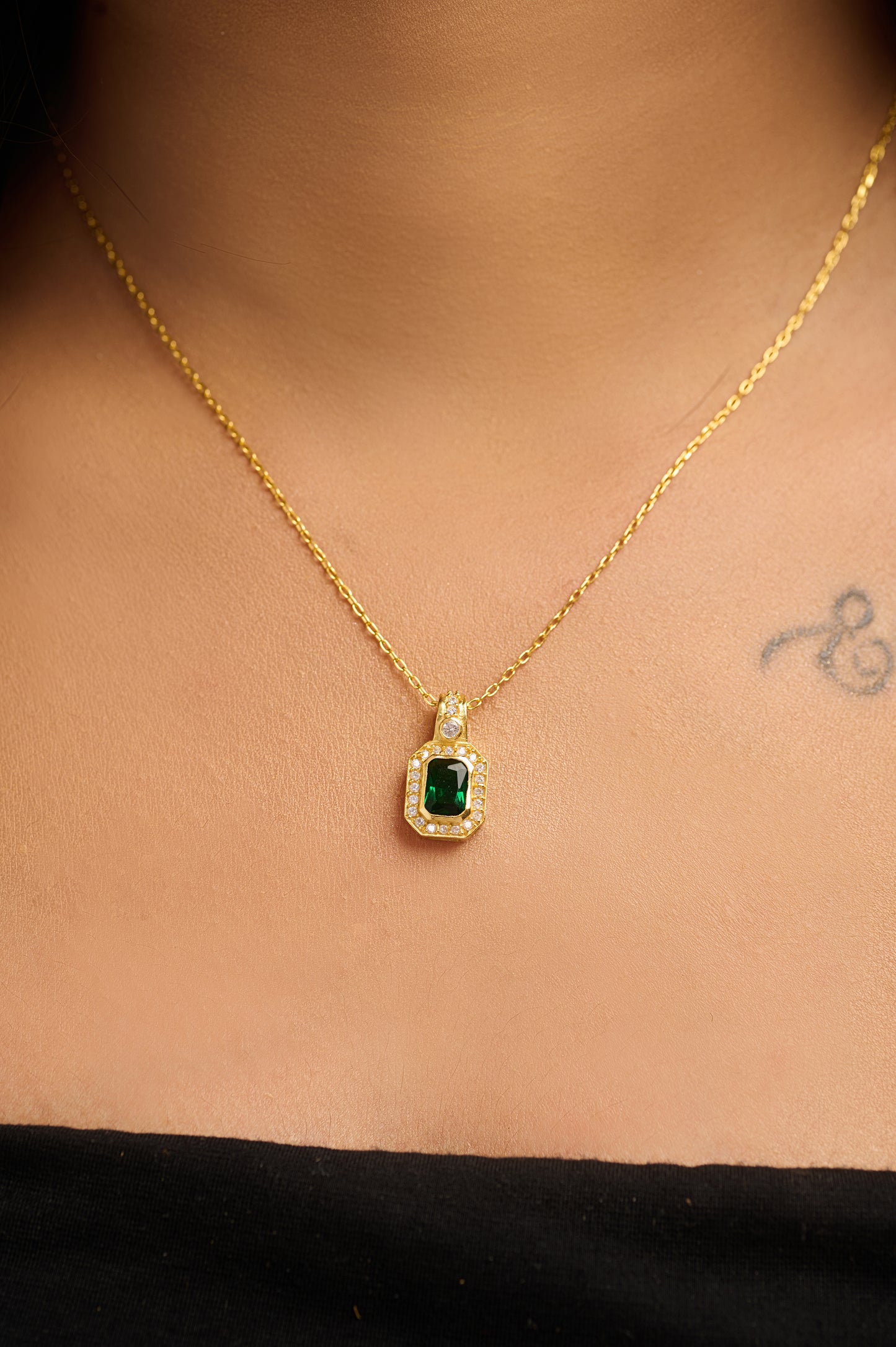 Vintage Green Stone 92.5 Silver Pendant Chain