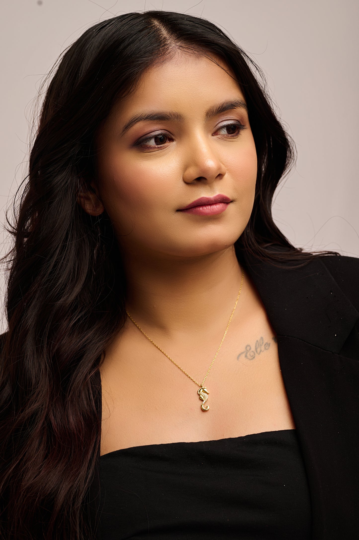 Silver Seahorse Pendant