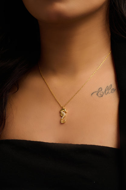 Silver Seahorse Pendant